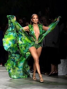 JLO inspired! Sexy Green Leaf Blouse/Body🔥